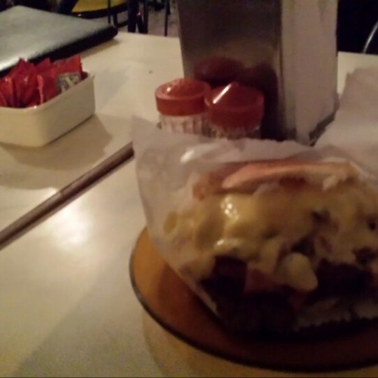 12/29/2013にDayane I.がJoca&#39;s Burgerで撮った写真