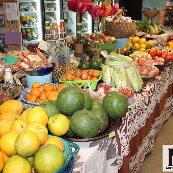 2/11/2014 tarihinde Michael C.ziyaretçi tarafından Waialua Fresh grocery store'de çekilen fotoğraf