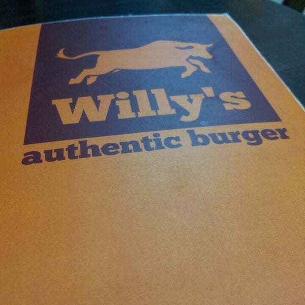 Foto tirada no(a) Willy&#39;s Authentic Burger por Wolmar J A B. em 5/4/2013