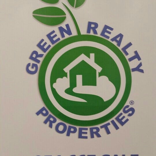 Photo taken at Patty Da Silva Broker at Green Realty Properties by Christopher G. on 1/14/2016