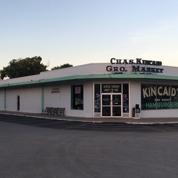 รูปภาพถ่ายที่ Kincaid&#39;s Hamburgers โดย Charley C. เมื่อ 12/6/2016