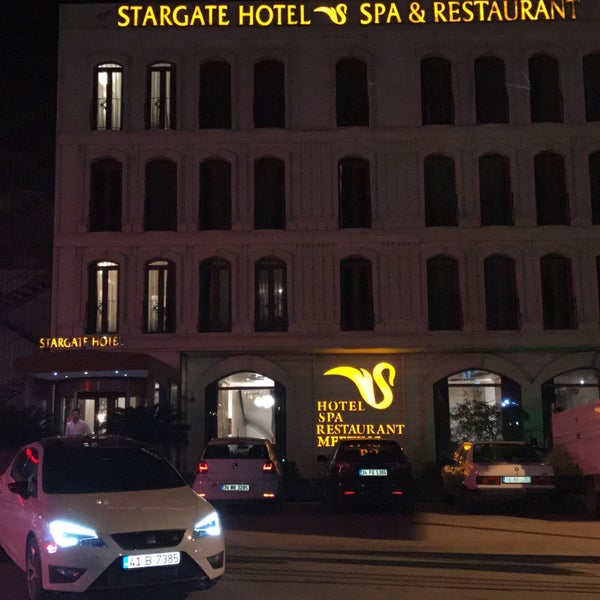 Снимок сделан в Neva Stargate Hotel&amp;Spa Restaurant пользователем İsmaiL ✌. 11/19/2016