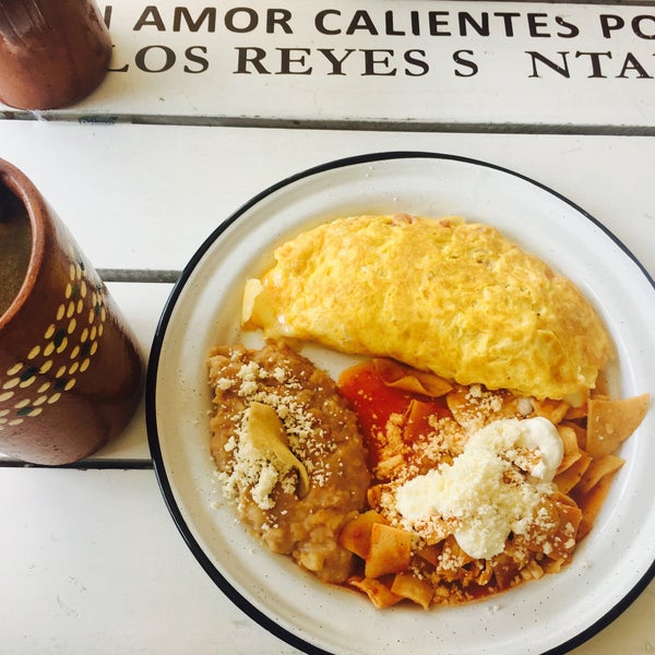 4/14/2017 tarihinde Cyn T.ziyaretçi tarafından Los Reyes del Cafe'de çekilen fotoğraf