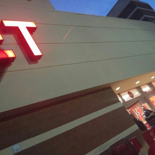 Target New Albany'da Hipermarket