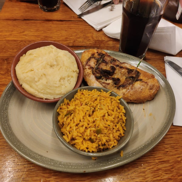 Photo taken at Nando&#39;s by Antonis T. on 11/17/2018