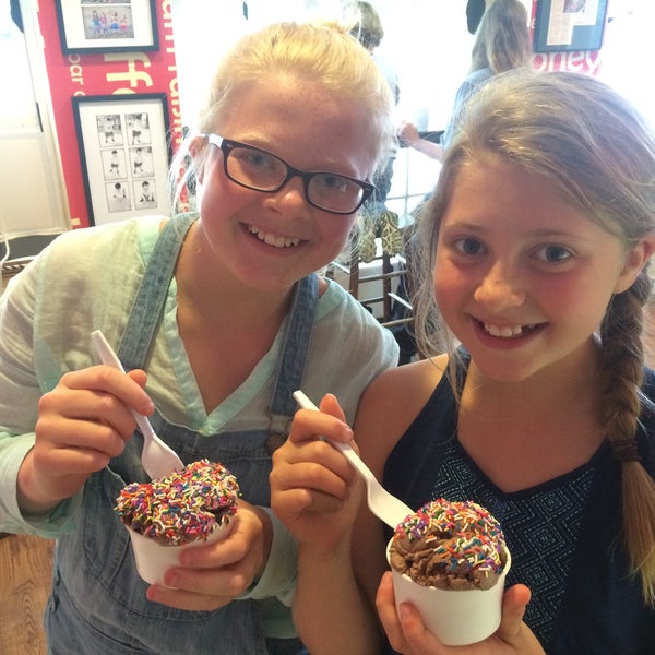 Photo taken at Moo Moo&#39;s Creamery by Mij S. on 6/18/2015