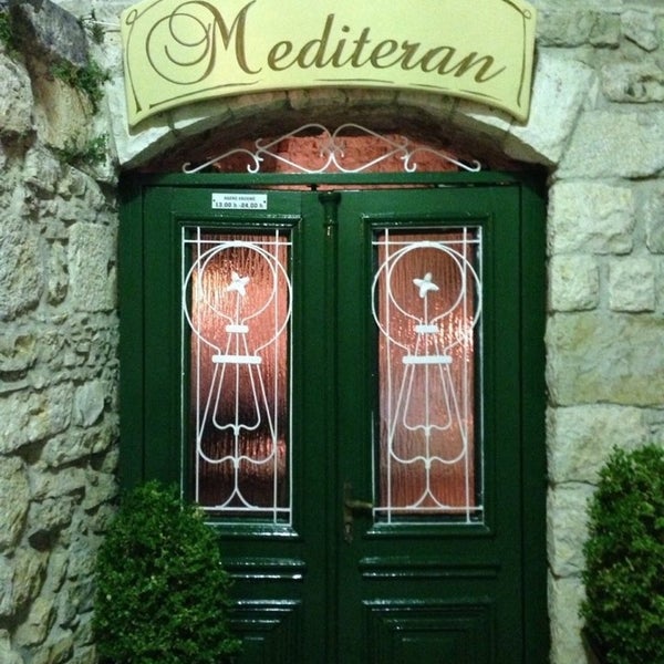 5/15/2013 tarihinde Tanja Dajana J.ziyaretçi tarafından Restaurant Mediteran'de çekilen fotoğraf