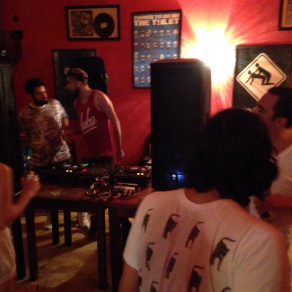 Foto tirada no(a) La Ingrata Mexican Pub por Alejandro H. em 7/7/2014