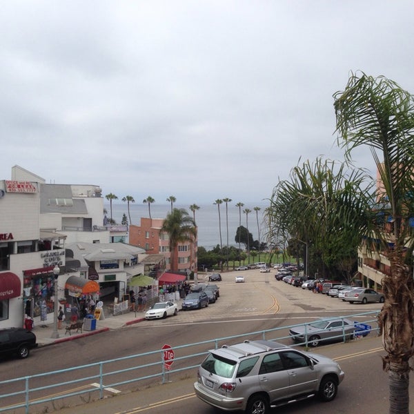 7/1/2014 tarihinde Dan d.ziyaretçi tarafından The Rooftop La Jolla'de çekilen fotoğraf