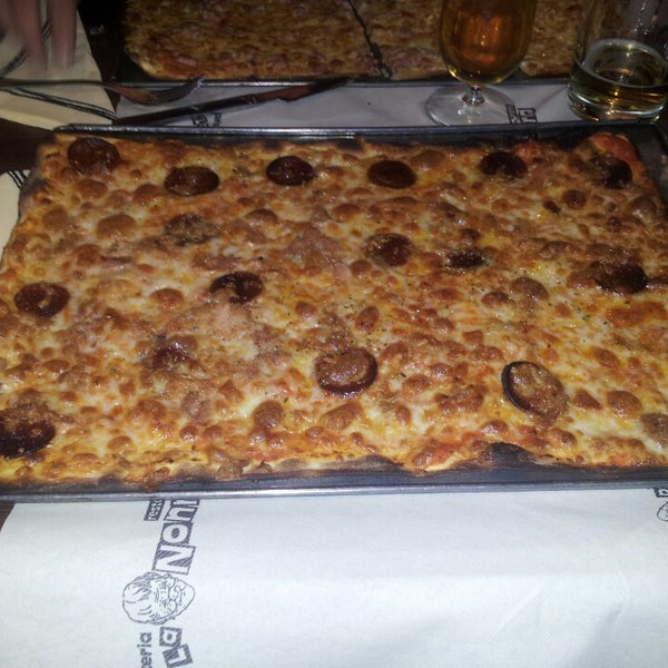 รูปภาพถ่ายที่ Restaurante Pizzería La Nonna Salou โดย Raul A. เมื่อ 3/18/2013