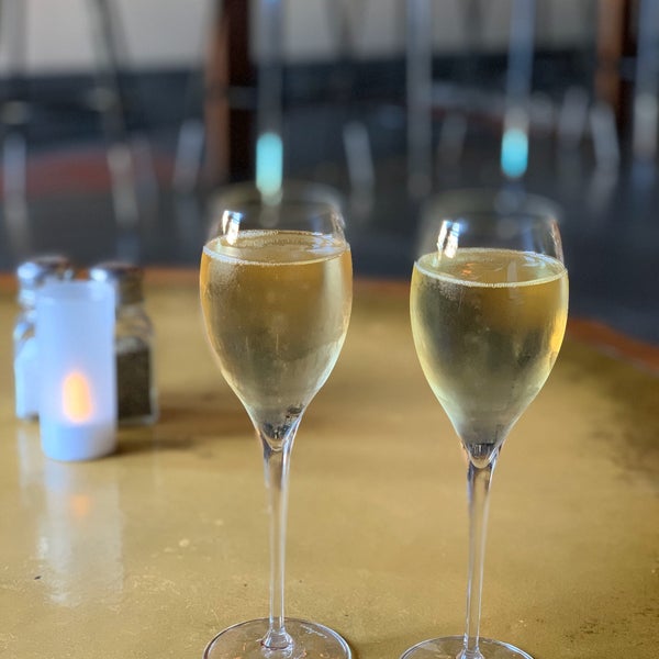 9/21/2019 tarihinde Jacob P.ziyaretçi tarafından Blush! Wine Bar'de çekilen fotoğraf