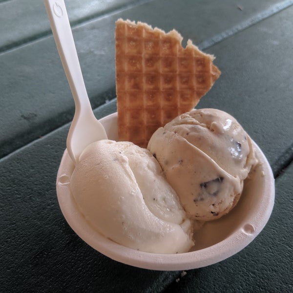 6/15/2019 tarihinde Moe T.ziyaretçi tarafından Jeni&#39;s Splendid Ice Creams'de çekilen fotoğraf