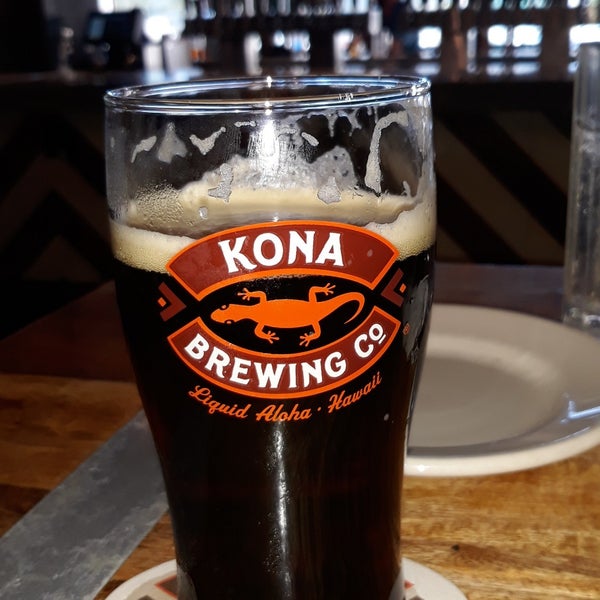 Photo taken at Kona Brewing Co. by kenny S. on 4/24/2021