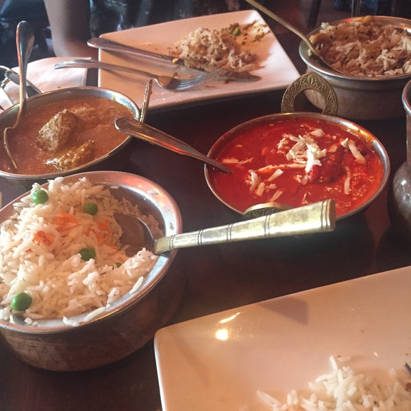 8/16/2015 tarihinde Ken W.ziyaretçi tarafından Ruchi Indian Cuisine'de çekilen fotoğraf