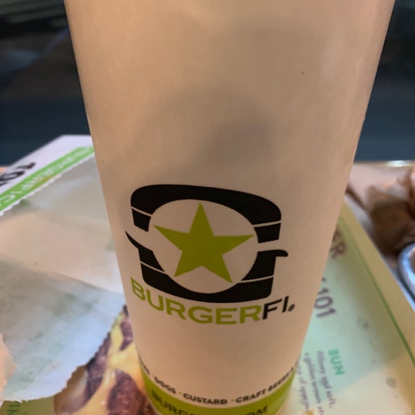 9/25/2019 tarihinde Ken W.ziyaretçi tarafından BurgerFi'de çekilen fotoğraf