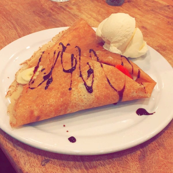 Photo taken at Crepes n&#39; Crepes by MH on 11/14/2015