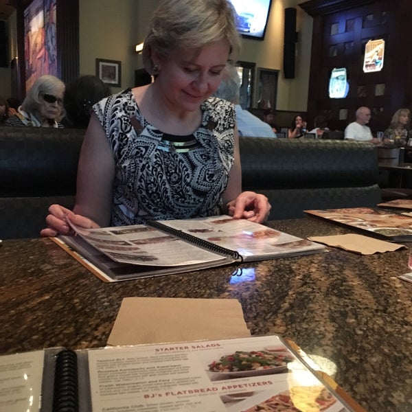 Photo taken at BJ&#39;s Restaurant &amp; Brewhouse by Solomiya S. on 6/21/2016