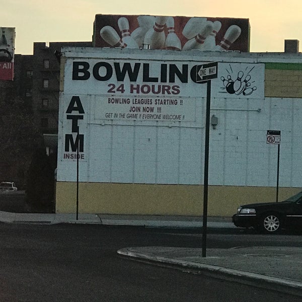 Photo taken at Whitestone Lanes Bowling Centers by Franchot W. on 12/4/2017