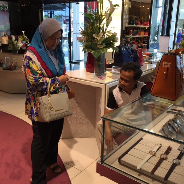 Carlo Rino Mahkota Parade