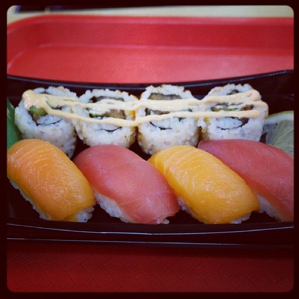 2/22/2014にSatoshi U.がBento Sushiで撮った写真