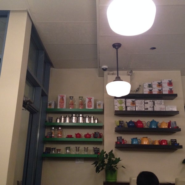 2/16/2014 tarihinde Alexandre E.ziyaretçi tarafından Salon de thé CHAI tea lounge'de çekilen fotoğraf