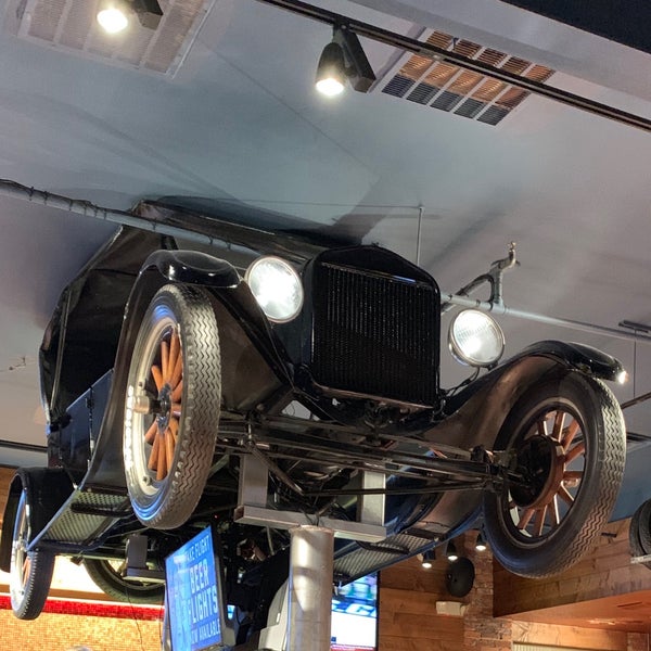 Photo taken at Ford&#39;s Garage by Lisa P. on 2/10/2019