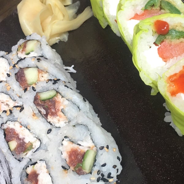 9/9/2018 tarihinde Lisa P.ziyaretçi tarafından Blue Sushi Sake Grill'de çekilen fotoğraf