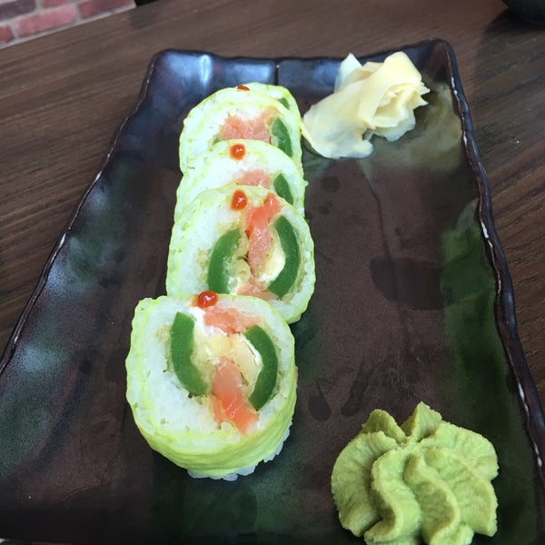 Foto tomada en Blue Sushi Sake Grill  por Lisa P. el 7/1/2018