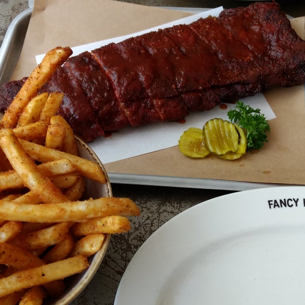 It's a great place to enjoy a stack of well cooked ribs. Their sauce is unique with a mix of spices that make a thin crust on them. Pull pork is another fantastic option. Service is great too.
