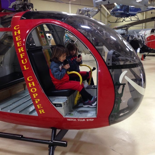 รูปภาพถ่ายที่ American Helicopter Museum โดย Steve D. เมื่อ 12/27/2013