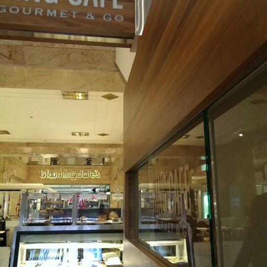 10/2/2014にJesse B.がKing Cafe Gourmet &amp; Goで撮った写真