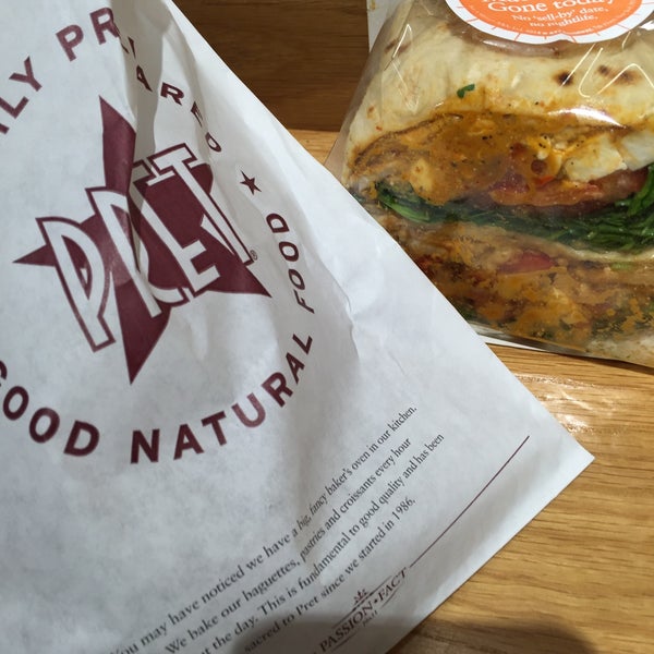 Photo taken at Pret A Manger by Joice C. on 11/16/2015