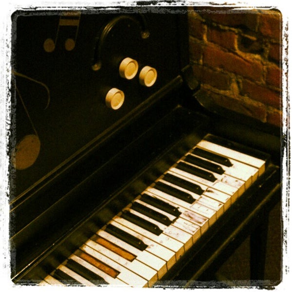 Little Lorraine's Downtown Mount Clemens 432 ziyaretçidan 10 tavsiye