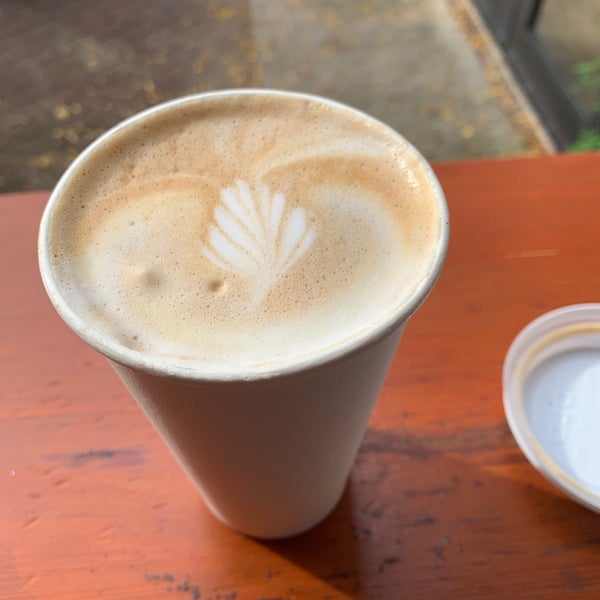 Foto tomada en The Joint Coffee Co.  por Craigwerk_myartwerk 🎨 el 10/25/2019