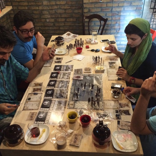 Photo prise au Board Café par Amir A. le9/29/2015