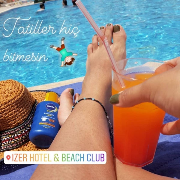 Photo taken at Izer Hotel Beach Club by Gülten Ö. on 6/9/2018
