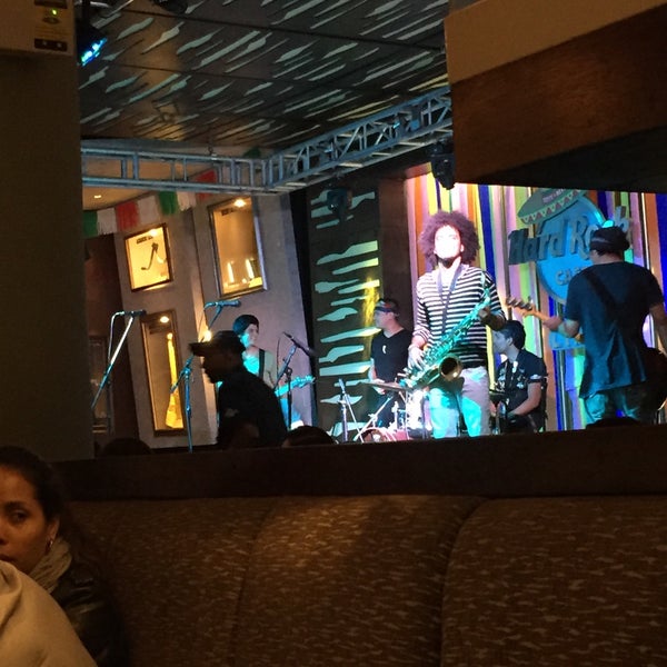 Foto diambil di Hard Rock Cafe Lima oleh Omar D. pada 5/13/2016