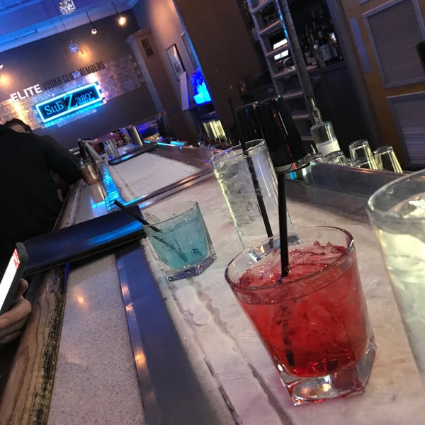 รูปภาพถ่ายที่ Sub Zero Vodka Bar โดย Edward เมื่อ 1/19/2018
