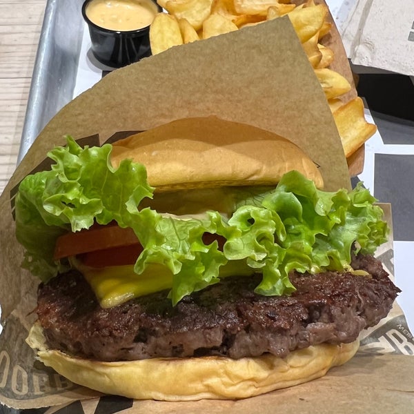 Das Foto wurde bei TGB The Good Burger von D A H O M ✌︎ (◕‿◕) am 12/20/2022 aufgenommen