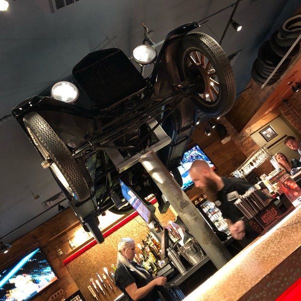 รูปภาพถ่ายที่ Ford&#39;s Garage โดย Scott C. เมื่อ 2/10/2019