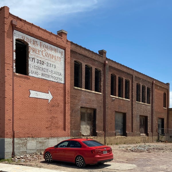 Photo taken at Shipping And Receiving Beergarden by Scott C. on 4/25/2020