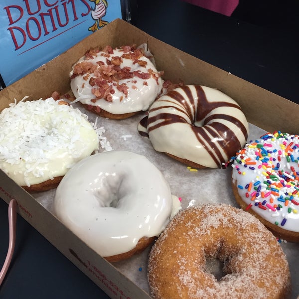 2/26/2016に{Social}KatがDuck Donutsで撮った写真