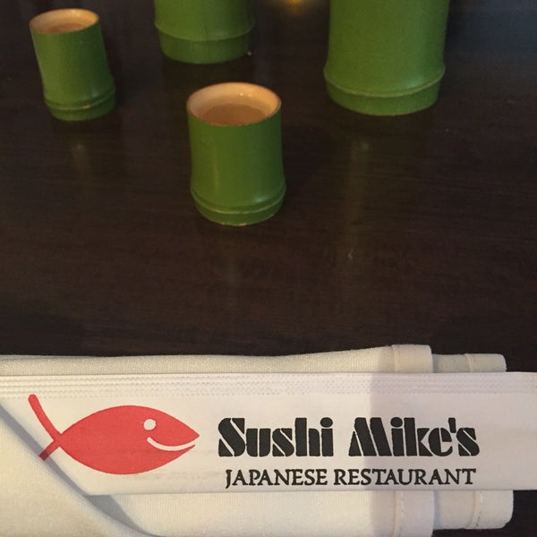Снимок сделан в Sushi Mike&#39;s пользователем milk inque 8/10/2016