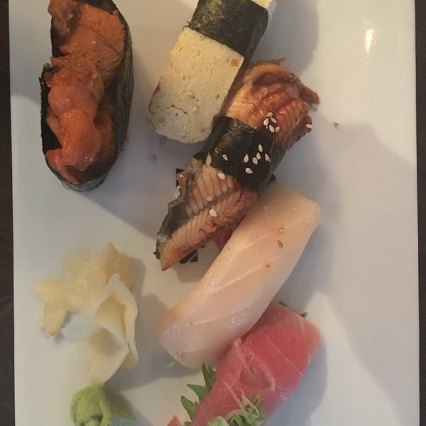 Снимок сделан в Sushi Mike&#39;s пользователем milk inque 6/6/2017