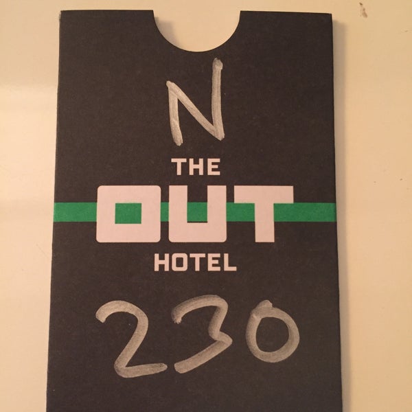 Снимок сделан в The OUT NYC Hotel пользователем milk inque 2/6/2017