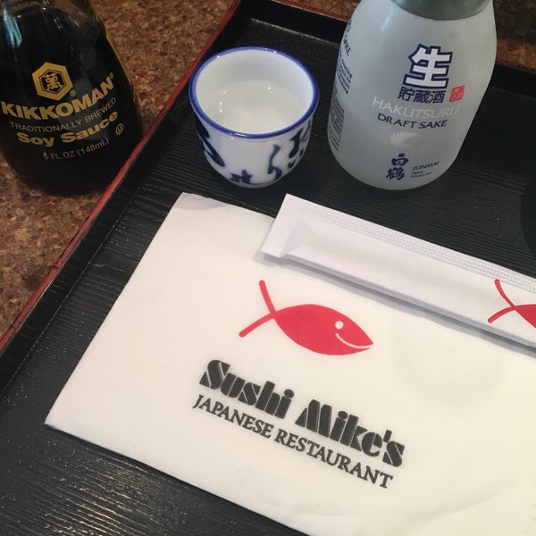 Das Foto wurde bei Sushi Mike&#39;s von milk inque am 8/3/2017 aufgenommen