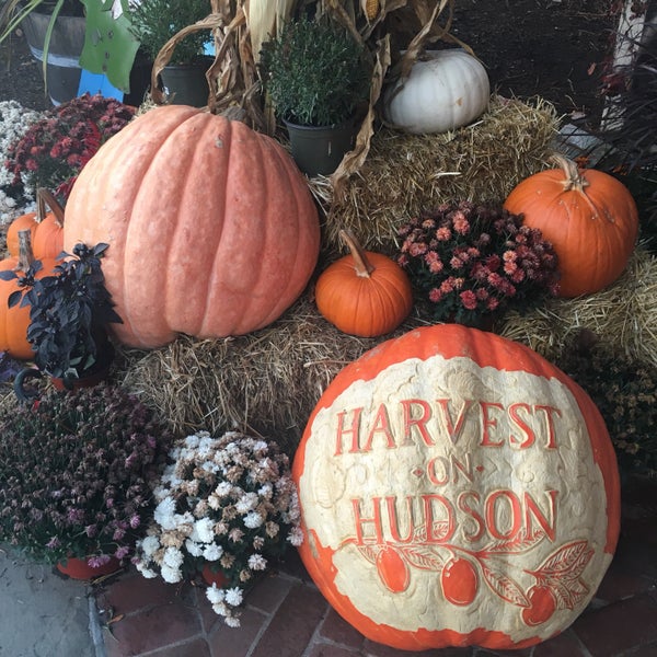 รูปภาพถ่ายที่ Harvest on Hudson โดย milk inque เมื่อ 10/27/2017