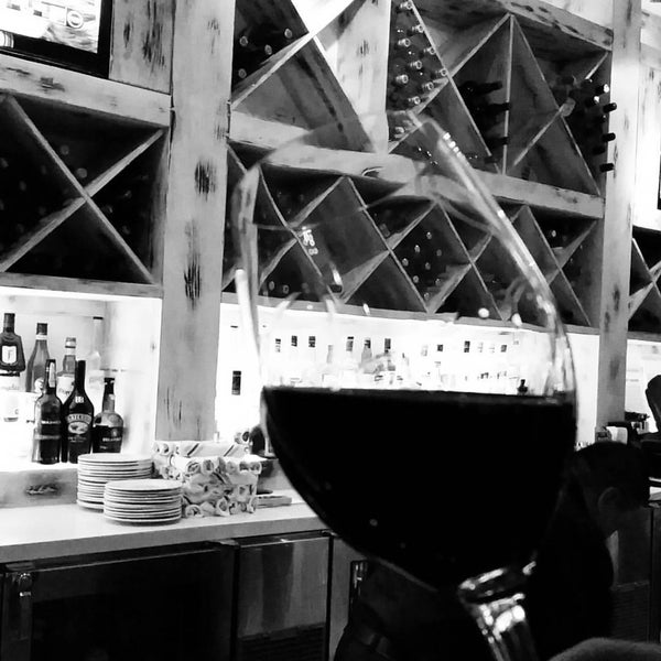 11/13/2015에 Cheap W.님이 Enolo Wine Cafe에서 찍은 사진