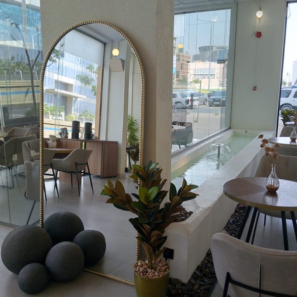 Photo taken at M71 Cafe by علي بن ابراهيم ✨ on 6/12/2023