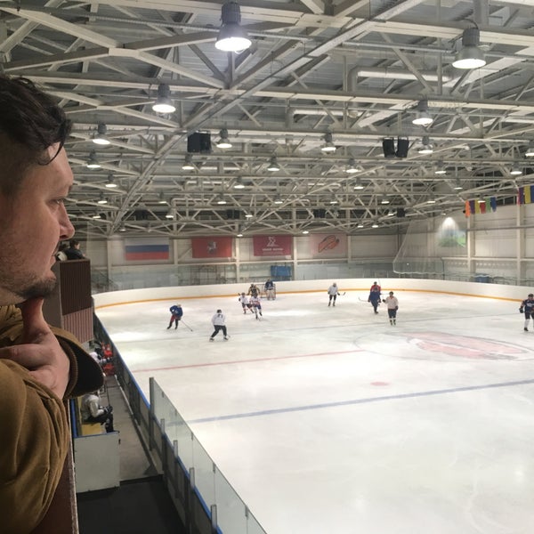 Ледовый дворец метеор. Дворец метеор. Дворец метеор. Метеор днепропетровск. Ледовый дворец днепр.